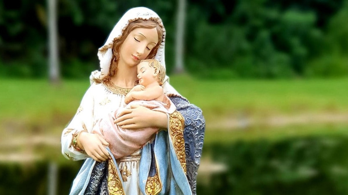 La Santa María Virgen, madre de Dios, tiene una profunda vinculación con las creencias de los jesuitas.-
