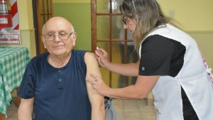 PAMI inició la campaña de vacunación contra la gripe 2024: cómo aplicármela