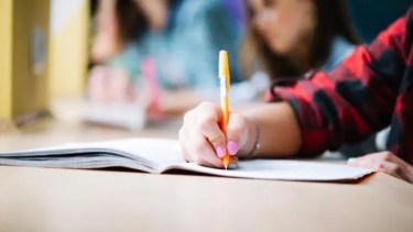 Los vouchers educativos están destinados a estudiantes de escuelas públicas de gestión privada.-