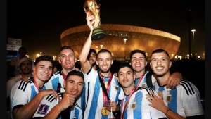 Bombazo en el fútbol argentino: un campeón del mundo no renovaría en Europa y regresaría al país
