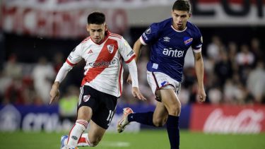 Echeverri metió un golazo y fue clave en el triunfo ante Nacional en el Monumental. (Foto: Fotobaires)