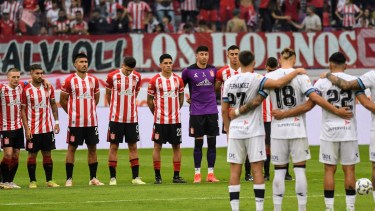 El minuto de silencio entre Vélez y Estudiantes por la muerte de César Luis Menotti. Foto: FBaires.