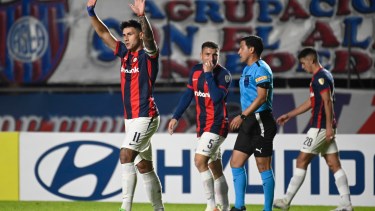 El capitán de San Lorenzo negó contactos con otros clubes por su pase en el próximo mercado de pases. 