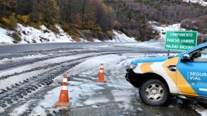 El transporte de cargas debe utilizar cadenas obligatoriamente en caminos nevados de Neuquén y otras rutas patagónicas