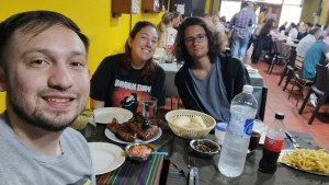 Esta parrilla de Buenos Aires la rompe: los turistas descubrieron el secreto mejor guardado de los oficinistas