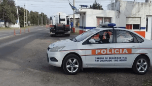Iba alcoholizado y amenazó a pasajeros que viajaban a Bariloche: era buscado en Buenos Aires