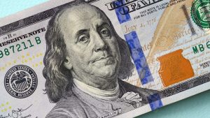 Dólar hoy: el blue ya toca los $1.300, pero los financieros retroceden este jueves