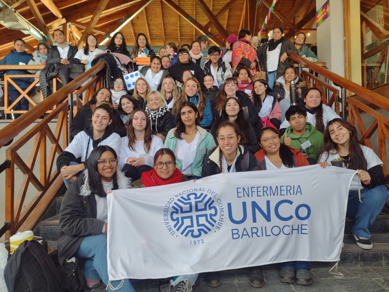 Estudiantes de Enfermería de la Universidad del Comahue por los derechos de personas en situación de calle. Foto: gentileza