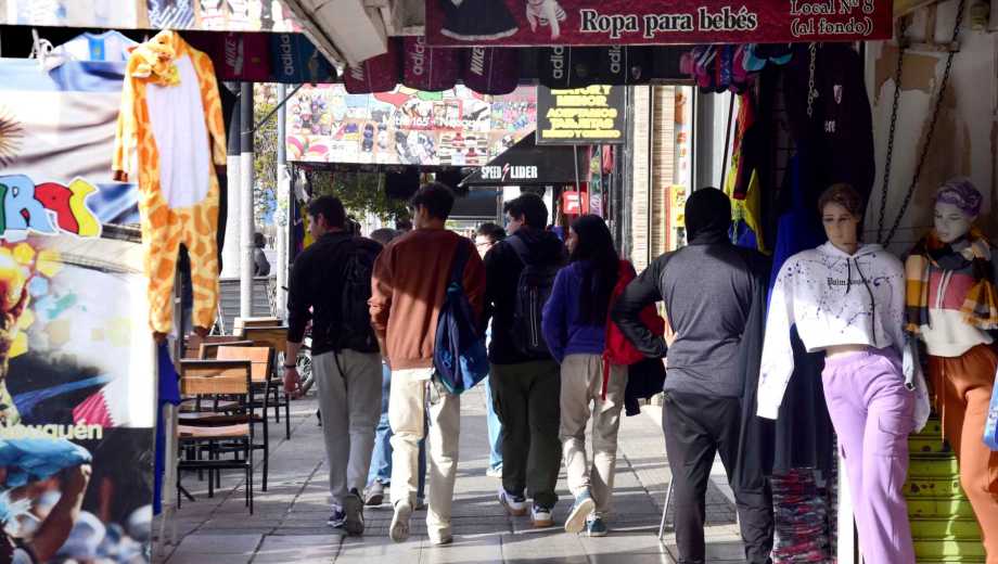 A qué hora cierran los comercios de Neuquén en Año Nuevo. (Foto: Cecilia Maletti)