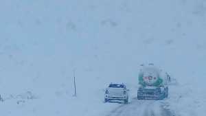 La caravana en la ruta tapada por la nieve en la Patagonia: las imprudencias, el auto que se salvó de milagro y el viaje que Nico no olvidará