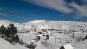 Las aventuras del «Yeti de Copahue», único poblador de la villa de la Patagonia tapada por la nieve: sus fotos y su relato