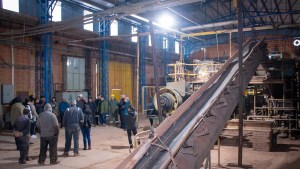 Se incorporan los nuevos equipos en Cersinpat, la fábrica de ladrillos cerámicos de Cutral Co
