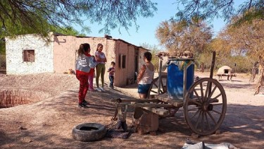 En Herrera viven 2.000 personas, y se encuentra a 150 kilómetros de la capital de Santiago del Estero, en donde el 31,1 % de los niños menores de 5 años de la provincia padecen desnutrición crónica. Foto: gentileza Haciendo Camino