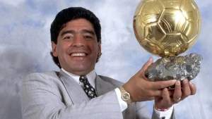 Los herederos de Maradona quieren suspender la subasta del Balón de Oro que ganó en 1986