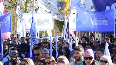 la Multisectorial de Neuquén convocó a otro acto en el monumento a San Martín a partir de las 10 (Foto: Cecilia Maletti)