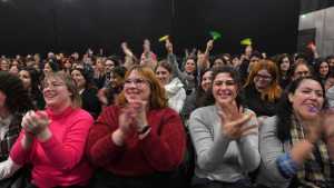 Oleadas de fanáticos entre brujas, el amor, y el Loco: del furor adolescente a las fricciones políticas