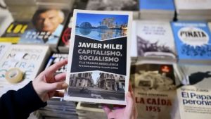 El periodista que detectó plagios en el libro de Javier Milei vive en Bariloche: «En el fondo, el problema es la transparencia»