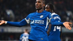 Chelsea le ganó al Tottenham y se acercó a los puestos de competencias europeas