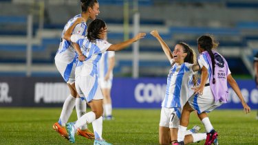 Las jugadoras argentinas festejan la clasificación al Mundial Sub 20.