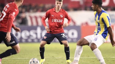 El juvenil Tomás Parmo debutó a los 16 años en Independiente. 