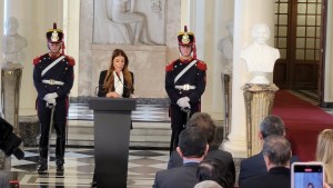 En Vivo: Milei inauguró un busto de Menem en la Casa Rosada: «Papá fue un caballero de la política», dijo Zulemita
