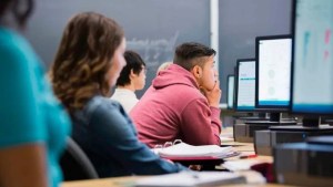 Pionero en la región: Chile lanza una política nacional de inteligencia artificial y un proyecto de ley