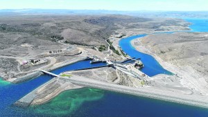 Se aprobó el cobro del uso del agua a las represas del Limay y Neuquén