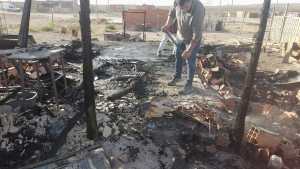 Su casa se incendió en Roca y perdieron todo: apelan a la solidaridad de la gente para reconstruirla