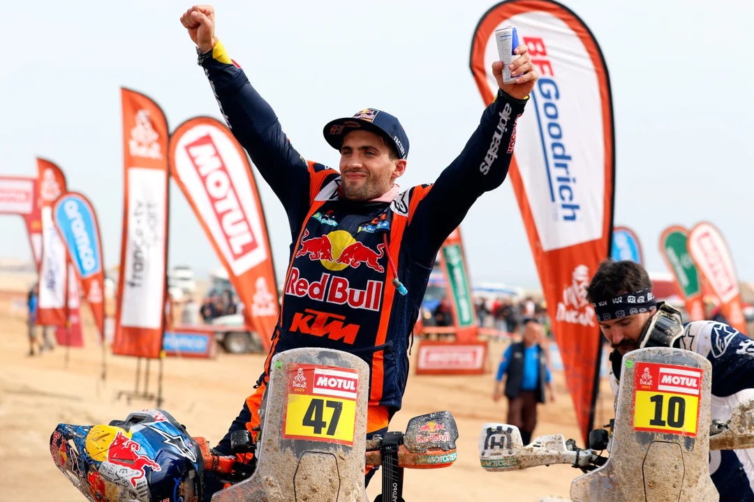 Kevin Benavides fue campeón del Dakar 2023. Foto NA: REUTERS.