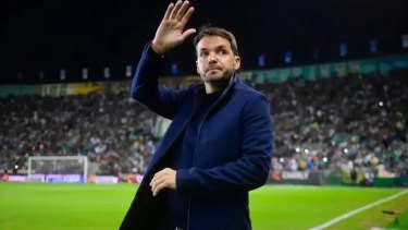 Nicolás Larcamon es uno de los candidatos más firmes para el banco del Rojo. 