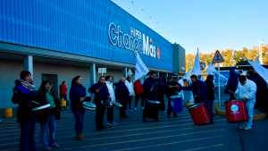 Video | 35 despidos en importante supermercado de Neuquén: los empleados se resisten