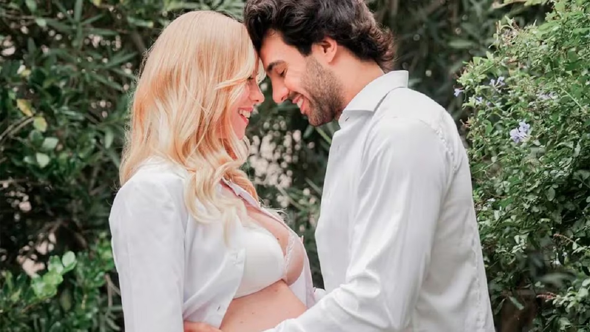 Nicole Neumann y Manu Urcera esperan su primer hijo juntos.-