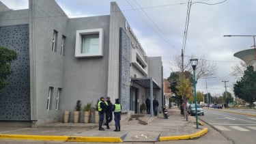 Fueron recibidos por el intendente Claudio Larraza (Foto: Andrea Vazquez)