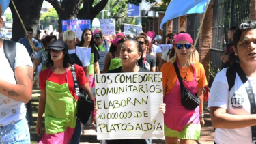 Un juez federal le ordenó al Gobierno de Milei a que distribuya la comida almacenada en tres días. Foto Archivo.