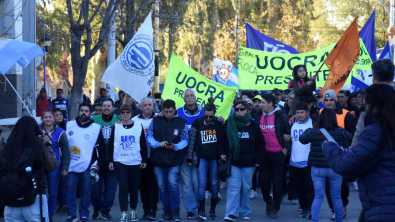 Día del Trabajador: masivas marchas en Roca, Viedma, Cipolletti y Bariloche en contra de las medidas de Milei