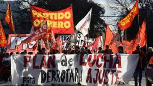 Video | Marcharon en Cipolletti y protestaron en Viedma y Ruta 151: ahora marchan en Roca por el paro de la CGT