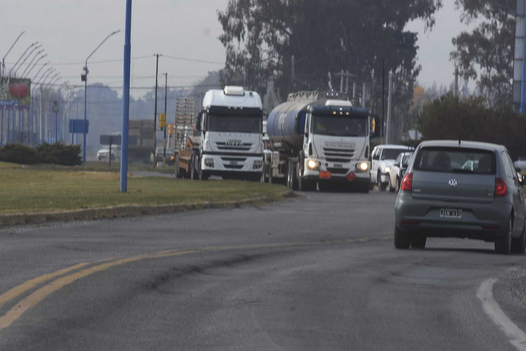 Restringen el tránsito de camiones por el feriado de este lunes: qué ...