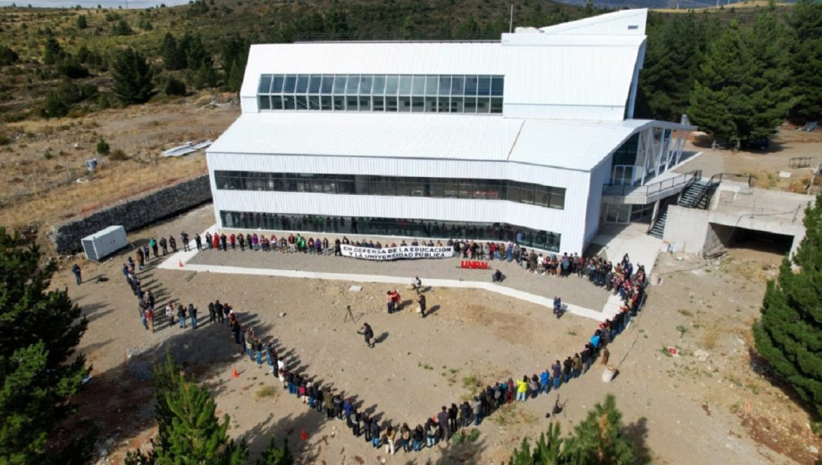 El campus de la UNRN en Bariloche tendrá las obras de servicios que faltan para poder ser inaugurado el próximo año. Archivo