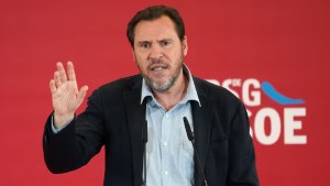 El ministro de España que provocó la crisis diplomática no se arrepiente y subió un video sobre Javier Milei