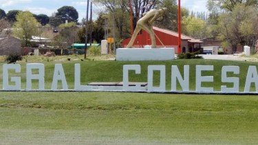 Cobraba la jubilación de su abuela en Conesa y no le compraba los medicamentos: el fallo que obliga a la nieta a rendir los gastos
