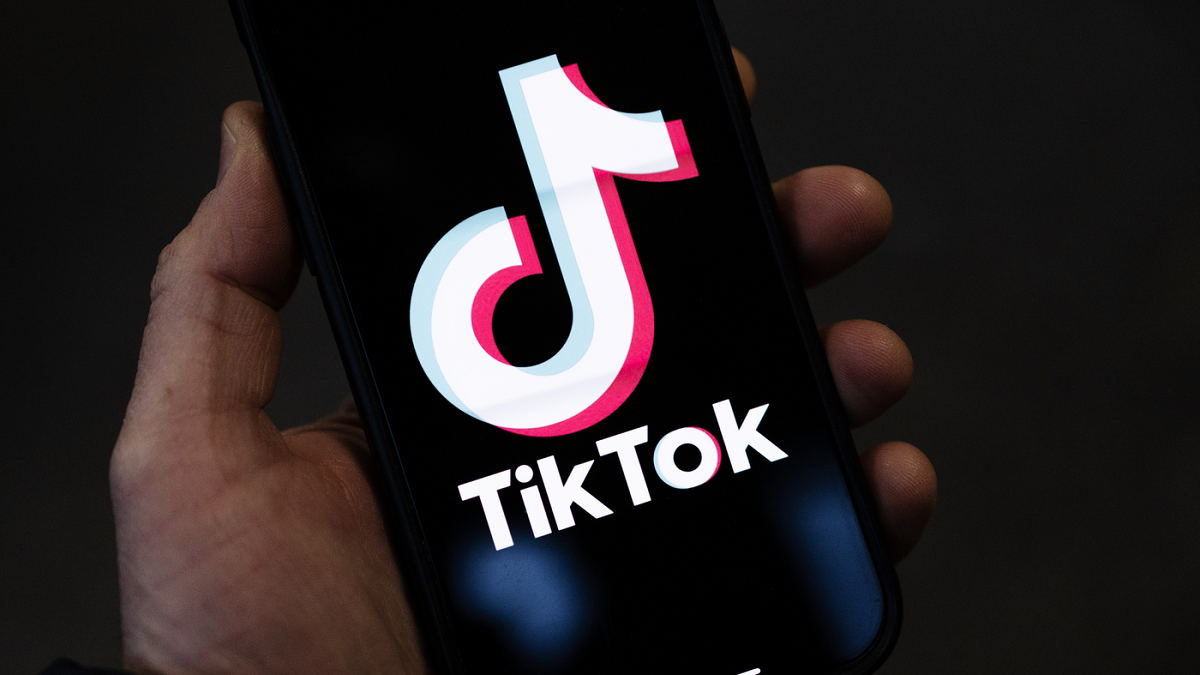 TikTok comenzará a etiquetar contenido generado con IA. 