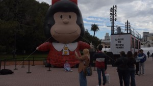 Feria del Libro: un recorrido por Lisboa, y los mundos de Kafka, Cortázar, Bioy y Quino