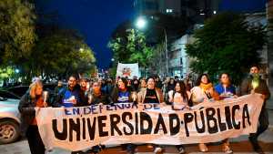 Docentes universitarios inician un paro de 48 horas este martes: cómo afecta a Neuquén y Río Negro