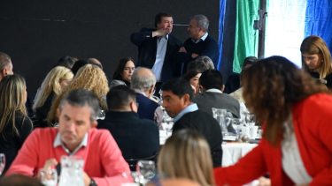 El gobernador Weretilneck y el vice, Pedro Pesatti, en la reciente reunión de JSRN en Viedma. (Foto: Marcelo Ochoa)