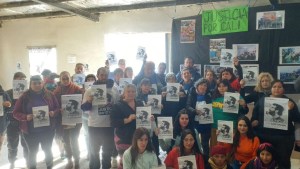 «La bronca se transforma en lucha»: el emotivo homenaje en Roca a un mes del asesinato de Juan Caliani