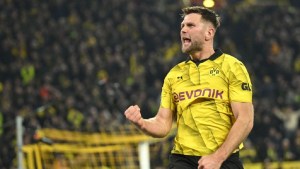Borussia Dortmund le gana a PSG al término del primer tiempo por las semis de la Champions League