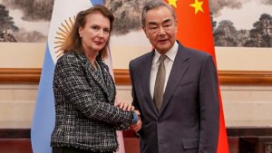 Un diputado de Neuquén pide citar a Mondino al Congreso tras su polémica frase sobre China