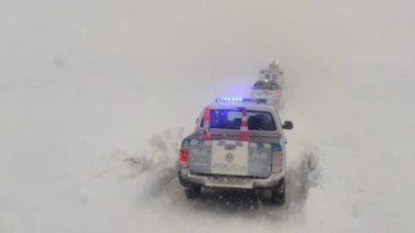 Cierran una ruta clave en la cordillera de Neuquén. Foto: Bomberos de Villa Pehuenia. 