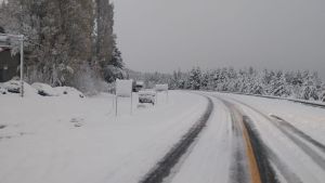 Corte de la Ruta 40 entre Bariloche y El Bolsón por la nieve, este martes