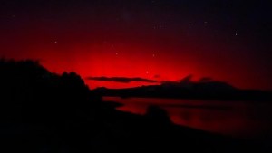 Las auroras australes llegaron a la cordillera de Neuquén: así se vieron en el cielo de Pehuenia